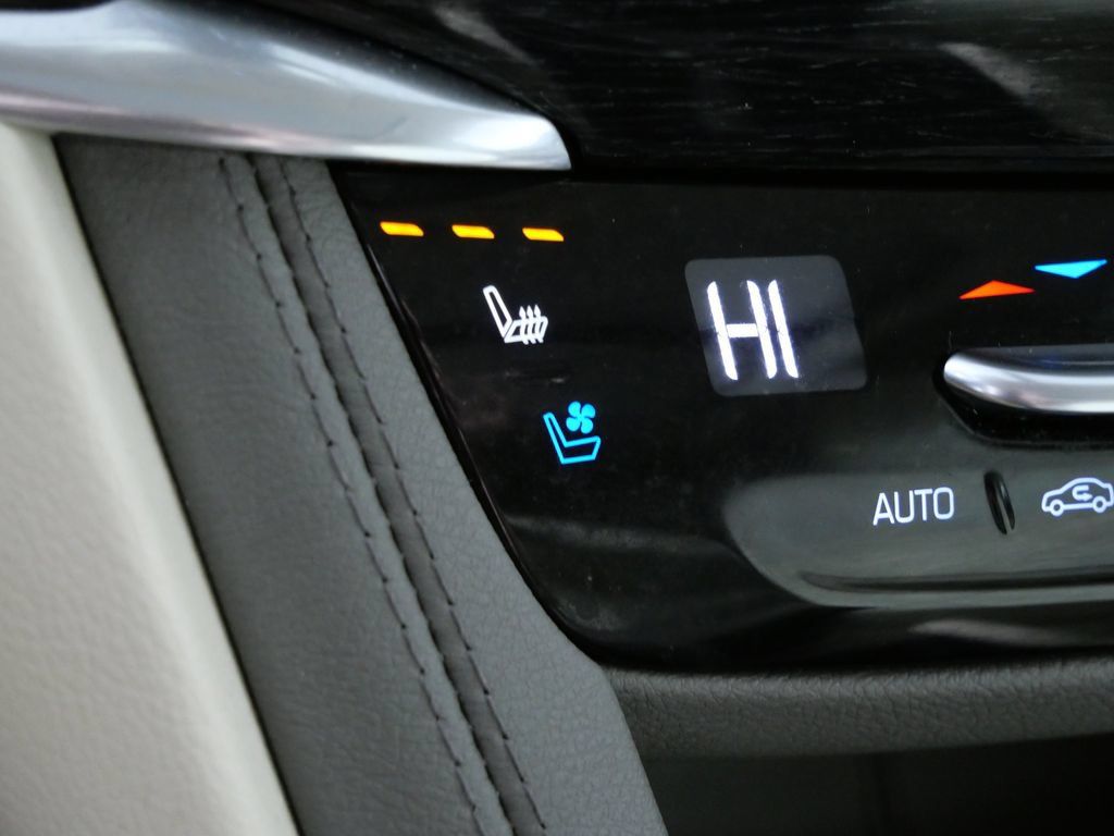 Used 2023 Cadillac XT6 Premium Luxury AWD/4WD image 27