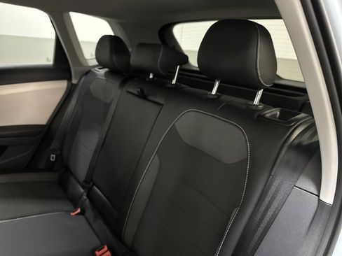 New 2026 Volkswagen Taos SE image 20