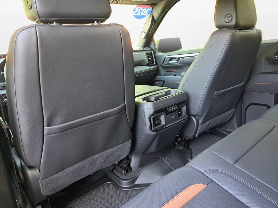 Used 2025 GMC Sierra 1500 AT4 w/ AT4 Premium Package AWD/4WD image 13