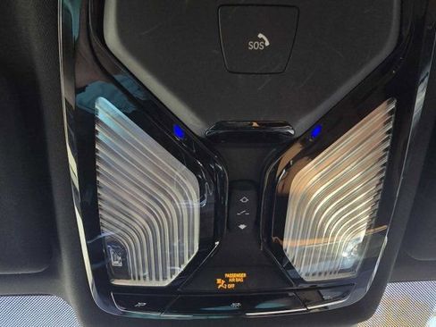 Used 2022 BMW 540i xDrive w/ M Sport Package image 28