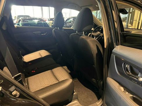 Used 2020 Nissan Rogue SV image 13