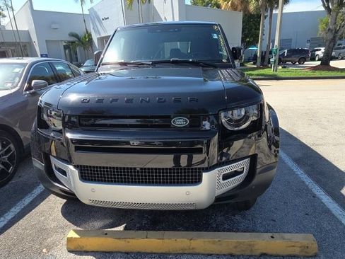 Used 2025 Land Rover Defender 110 S AWD/4WD image 6