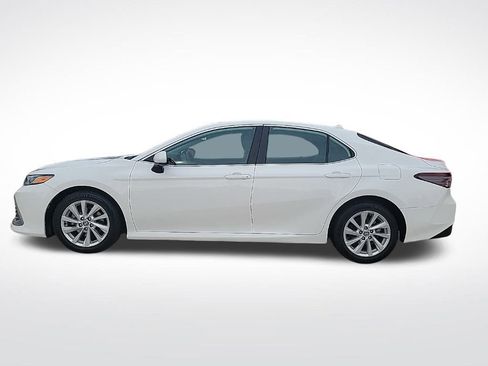 Used 2023 Toyota Camry LE image 2