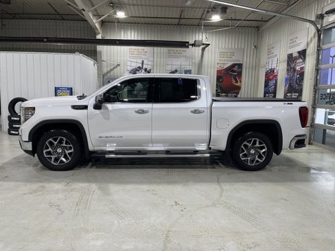 Used 2025 GMC Sierra 1500 SLT w/ SLT Premium Plus Package image 15