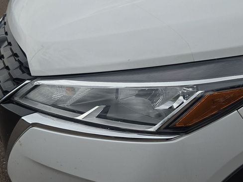 Certified 2024 Nissan Kicks SV FWD image 22