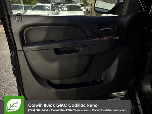 Used 2011 Chevrolet Avalanche LTZ image 11