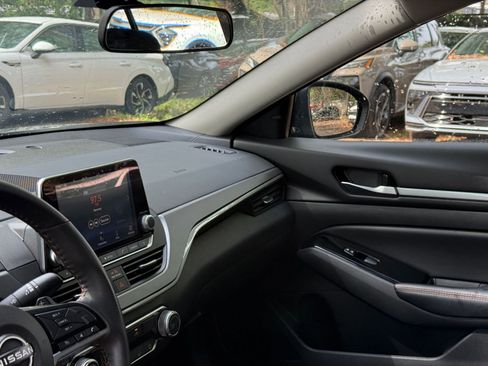 Used 2025 Nissan Altima 2.5 SR image 30