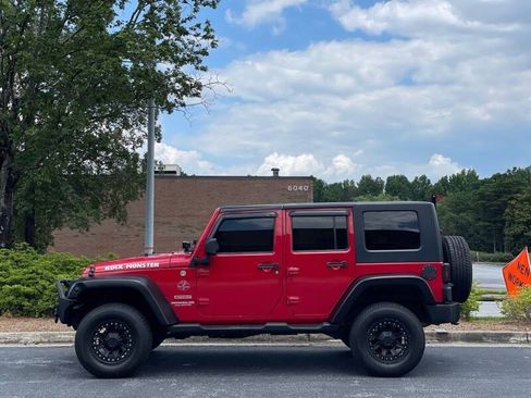 Used 2012 Jeep Wrangler Unlimited Sport AWD/4WD image 5