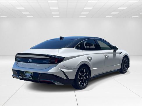 Certified 2024 Hyundai Sonata SEL FWD image 6