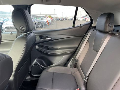 Used 2025 Buick Encore GX Preferred image 38