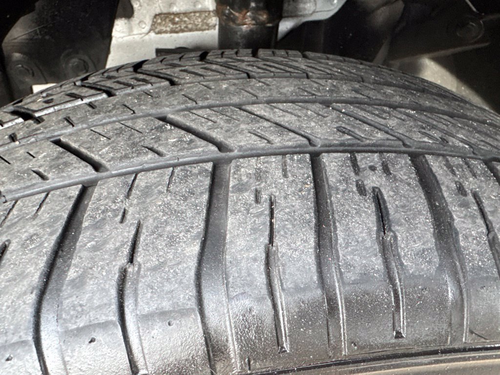 Used 2025 Nissan Rogue SV AWD/4WD image 3