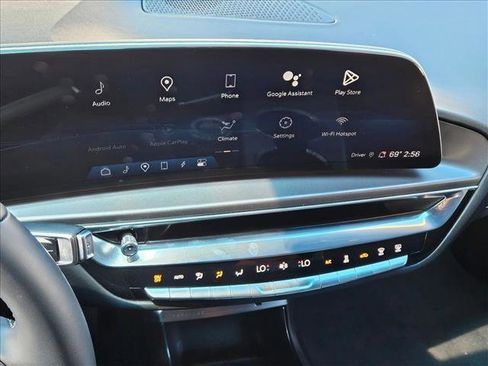 New 2024 Cadillac Lyriq Tech image 12