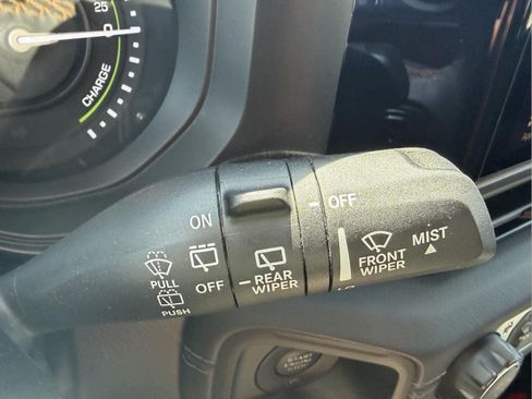 Used 2024 Jeep Wrangler Unlimited Sahara AWD/4WD image 17
