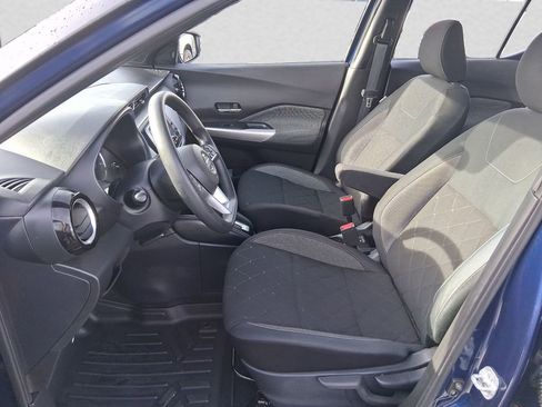 Used 2020 Nissan Kicks SV image 9