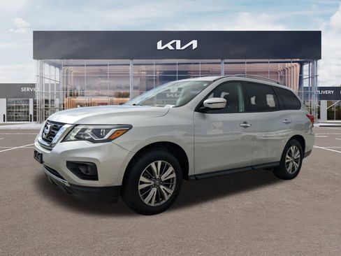 Used 2019 Nissan Pathfinder SV image 6