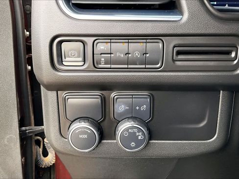 Used 2023 Chevrolet Tahoe LT image 32