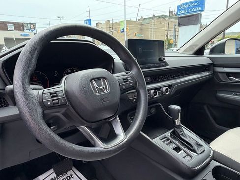 Used 2023 Honda CR-V EX image 23
