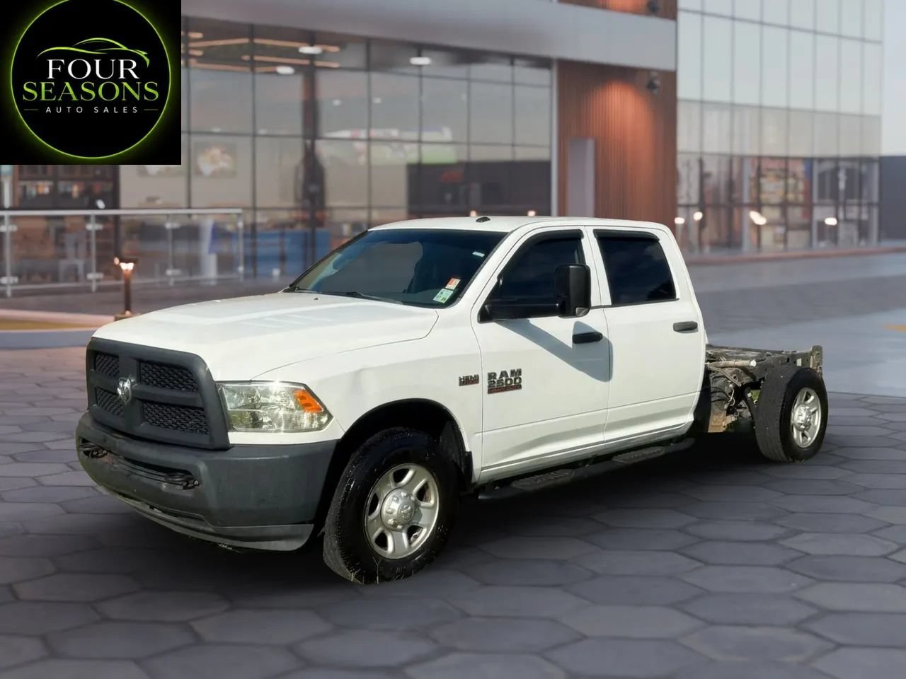 Used 2014 RAM 2500 Tradesman RWD image 1