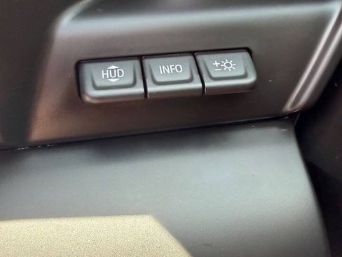 Used 2024 GMC Sierra 2500 Denali Ultimate AWD/4WD image 15