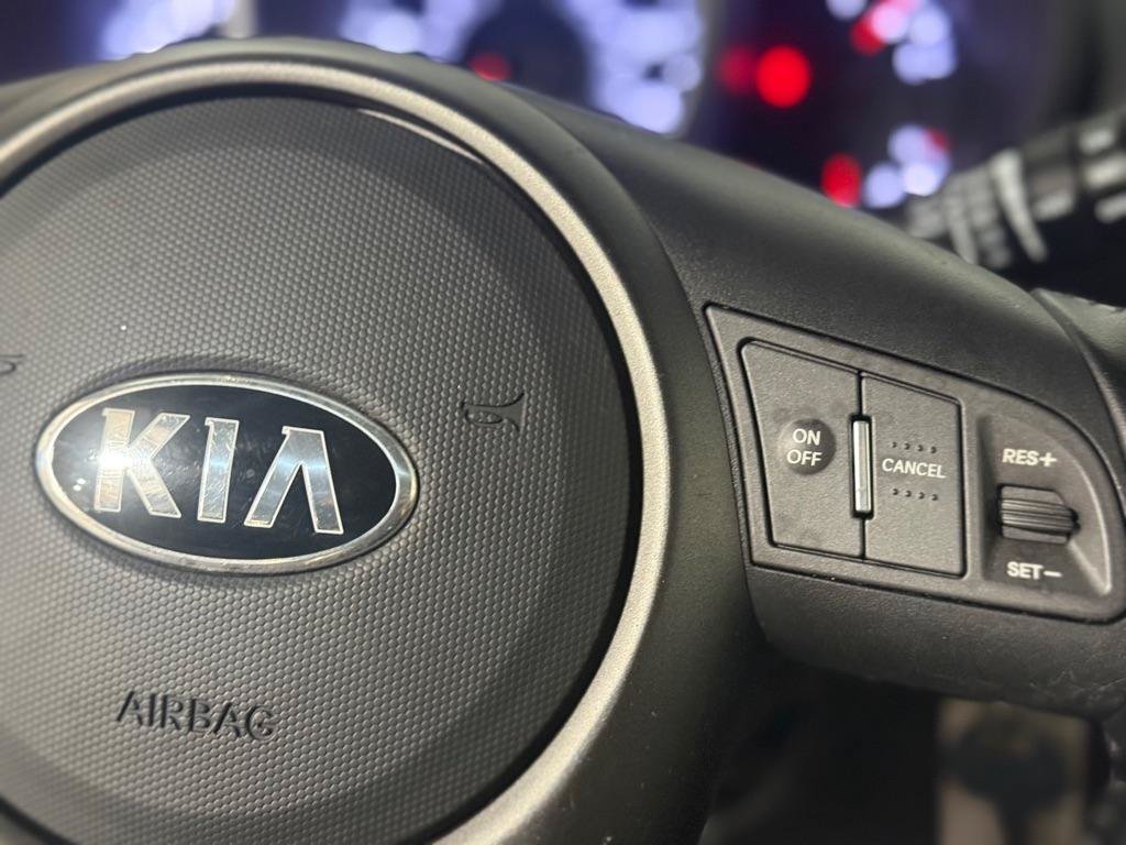 Used 2013 Kia Soul + FWD image 24