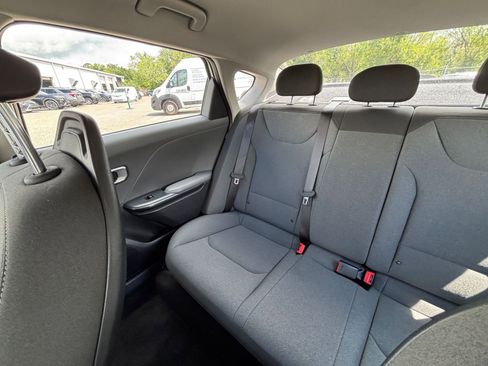 Used 2025 Kia K4 FWD image 38