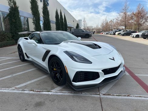 Used 2019 Chevrolet Corvette ZR1 image 3