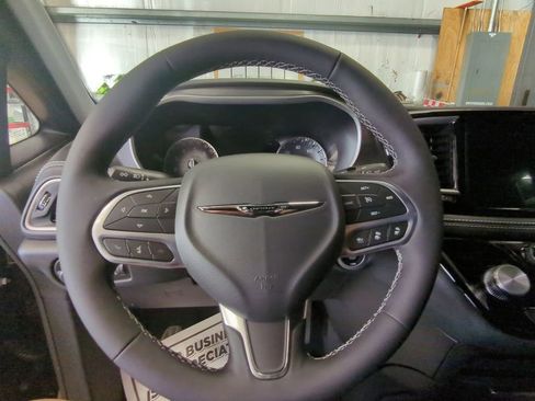 New 2026 Chrysler Pacifica Select image 13