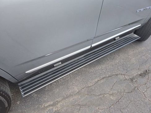 Used 2023 GMC Yukon Denali w/ LPO, Floor Liner Package AWD/4WD image 19