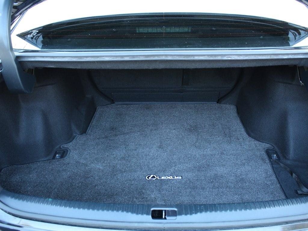 Used 2016 Lexus IS 200t w/ F Sport Package RWD image 21