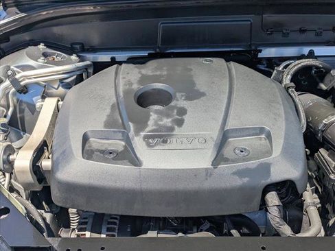 Used 2021 Volvo XC60 T5 Momentum w/ Protection Package Premier FWD image 21