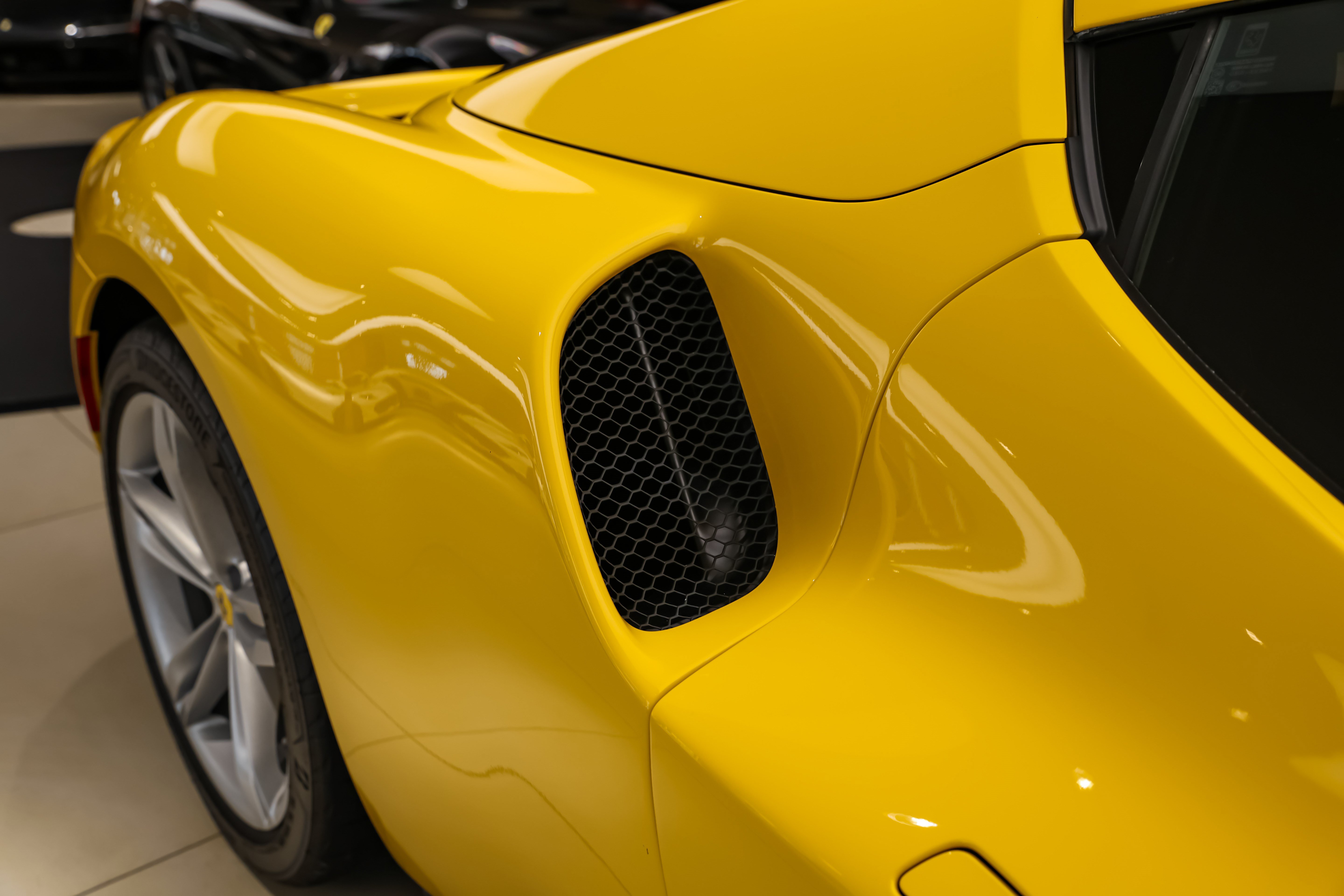Used 2025 Ferrari 296 GTS RWD image 24