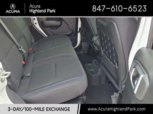 Used 2022 Jeep Wrangler Unlimited Rubicon 4xe w/ Cold Weather Group AWD/4WD image 11
