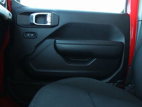 Used 2022 Jeep Wrangler Unlimited Sport image 29