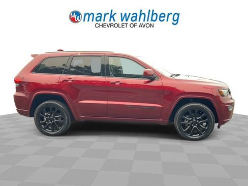 Used 2021 Jeep Grand Cherokee Laredo X AWD/4WD image 9