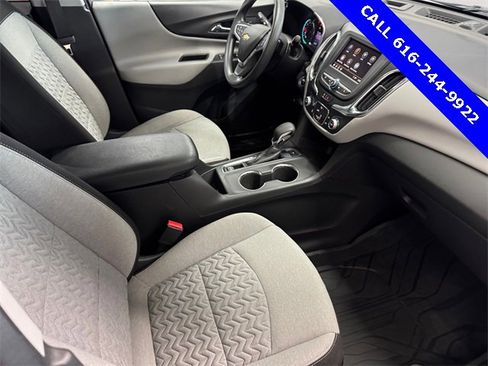 Used 2022 Chevrolet Equinox LS w/ LS Convenience Package image 6