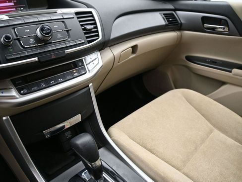 Used 2013 Honda Accord LX image 4