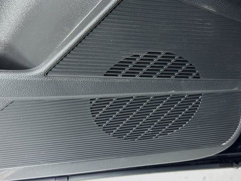 Used 2025 Volkswagen Taos SE image 23