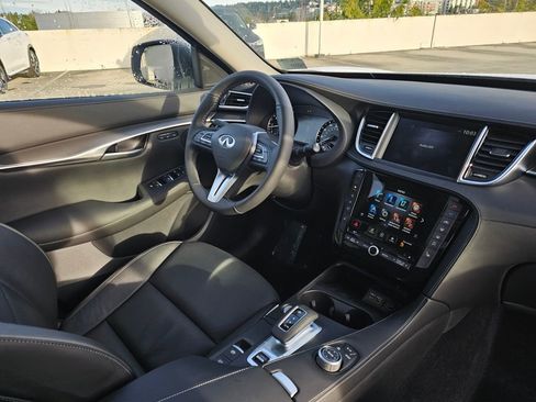 New 2025 INFINITI QX50 Luxe image 10