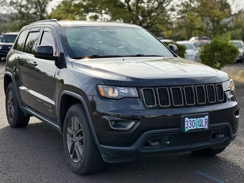 Used 2016 Jeep Grand Cherokee Laredo 75th Anniversary AWD/4WD image 7