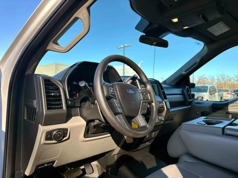 Used 2020 Ford F550 4x4 Regular Cab Super Duty image 13