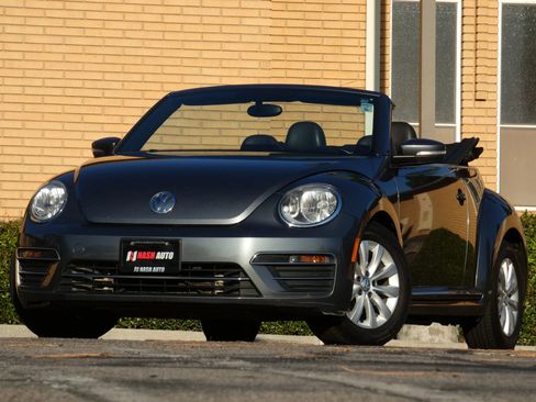 Used 2018 Volkswagen Beetle 2.0T S image 2