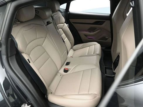 Used 2022 Porsche Taycan 4S image 19