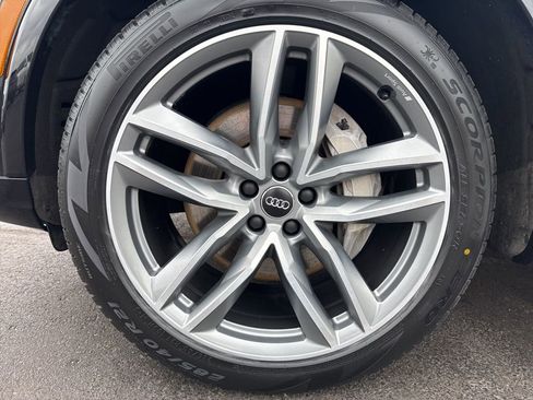 Used 2018 Audi Q7 3.0T Prestige image 9