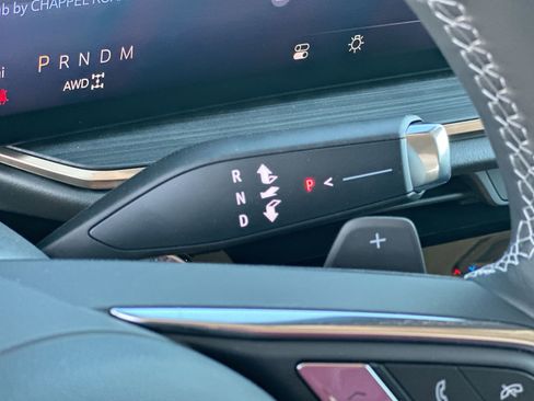 New 2025 Buick Envision Avenir image 15