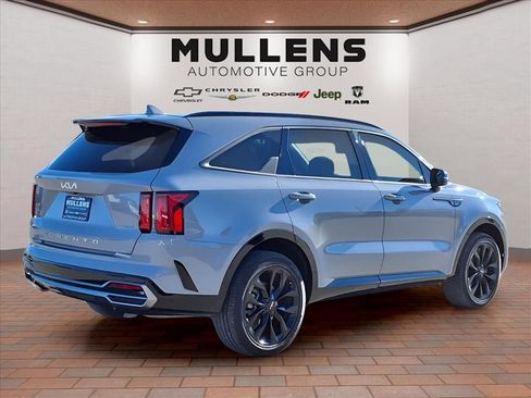 Used 2022 Kia Sorento SX image 5