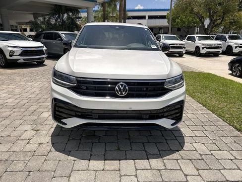 Used 2023 Volkswagen Tiguan SE R-Line FWD image 18