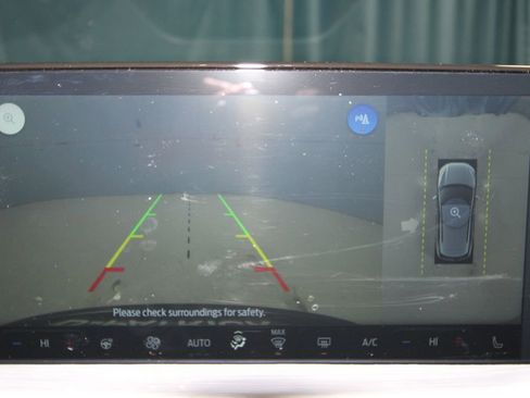 Used 2025 Ford Escape Platinum w/ Premium Technology Package image 17