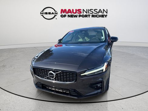 Used 2024 Volvo S60 B5 Plus w/ Protection Package Premier AWD/4WD image 5