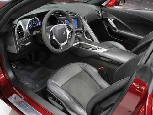 Used 2018 Chevrolet Corvette Stingray Coupe image 32