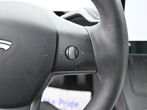 Used 2022 Tesla Model Y Long Range AWD/4WD image 17